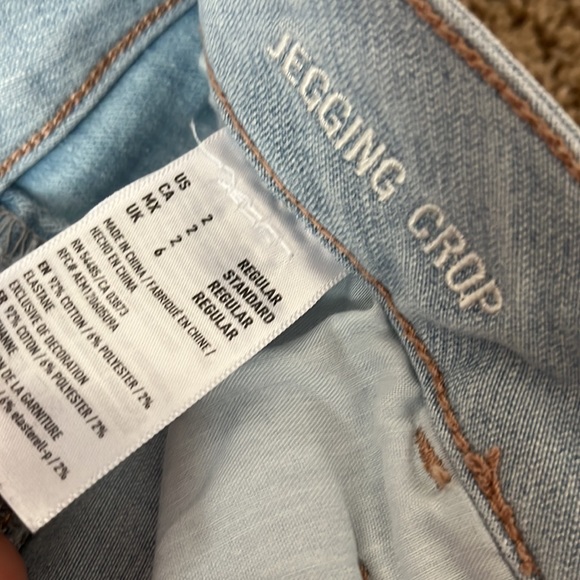 American Eagle Crop Jeans - Picture 3 of 4